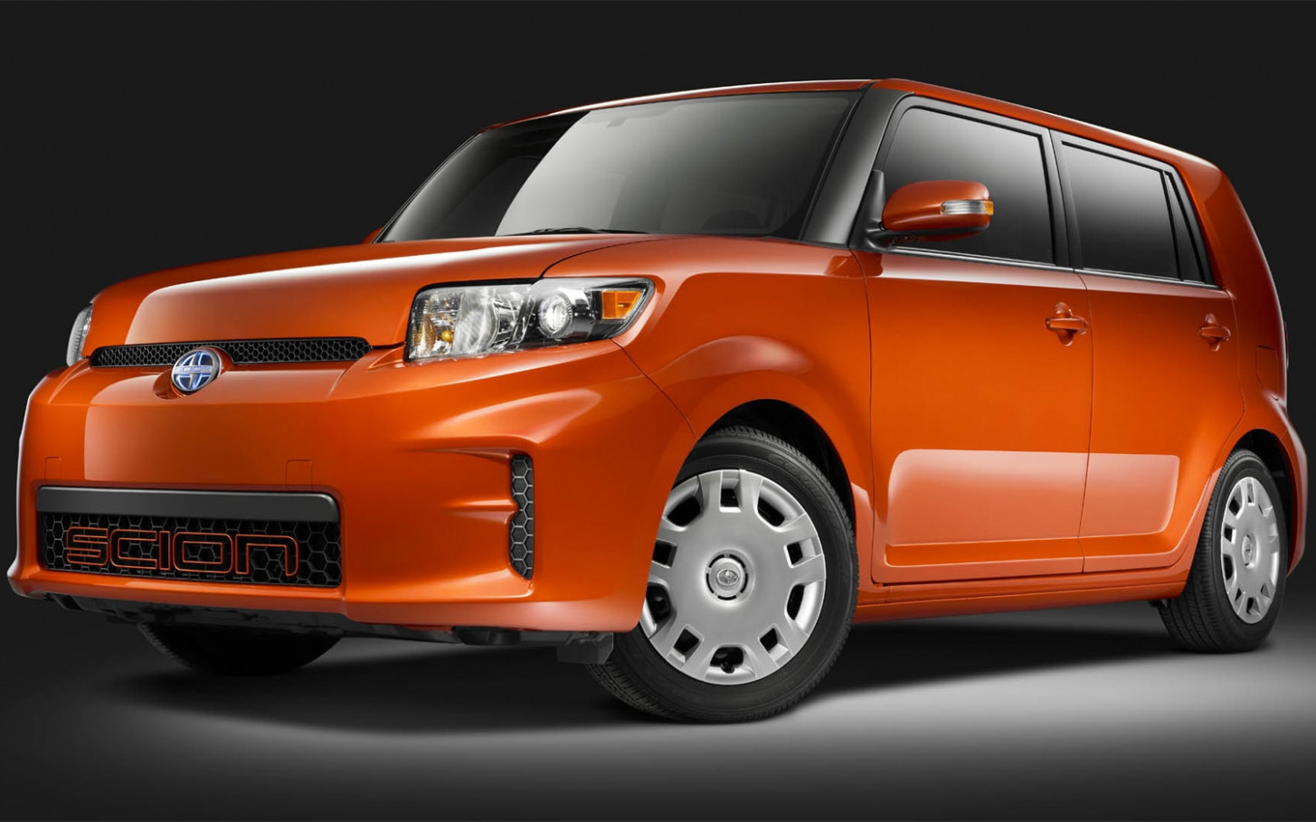 10 Scion xB Photo Gallery