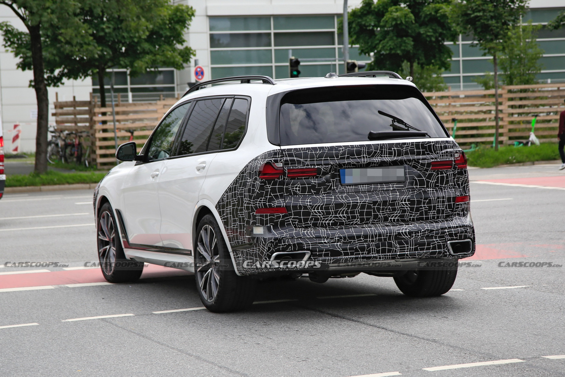 13 BMW X13 Is Bound To Cause Controversy With Its Split