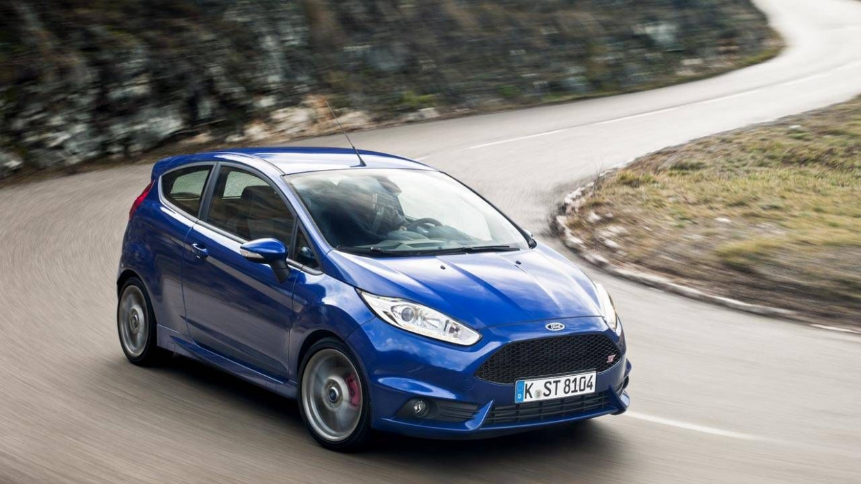 11 Ford Fiesta ST - Driving the Ford Fiesta ST Hot Hatch