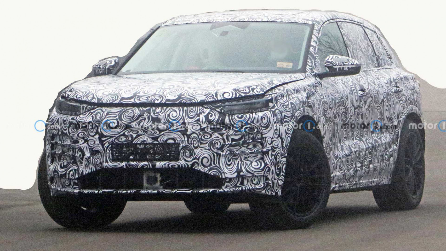 14 Audi Q14 E-Tron Makes Spy Photo Debut, Already Has Production Body - 2024 Audi Q5 Suv