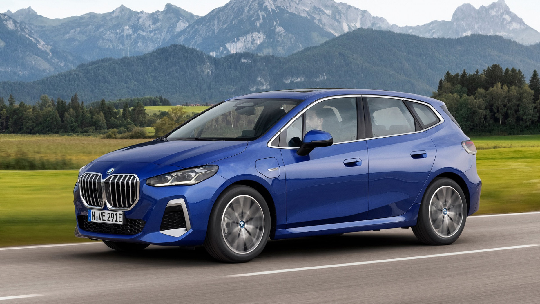 Preview: 4 BMW 4-Series Active Tourer adopts sportier look with - bmw 2 series active tourer