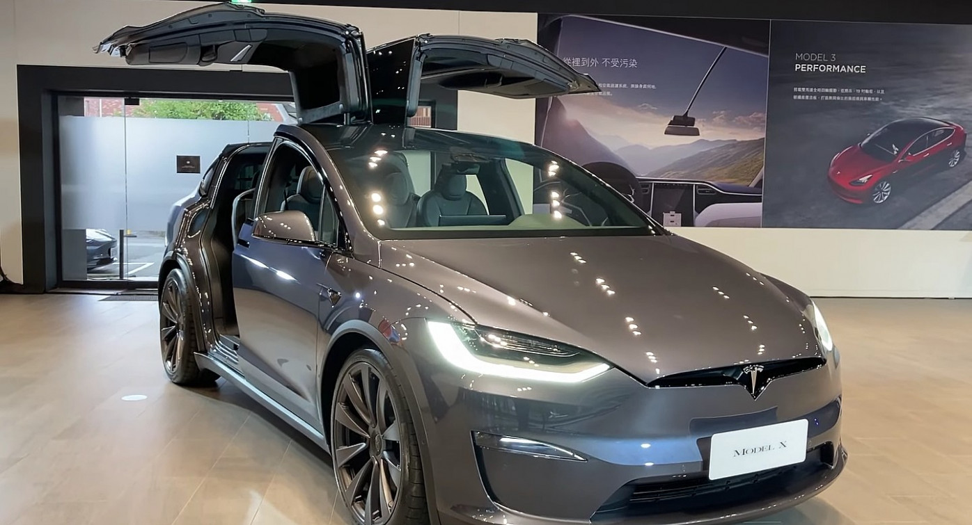 Tesla Model X Plaid with seven seats and native CCS5 port unveiled  - tesla model x plaid